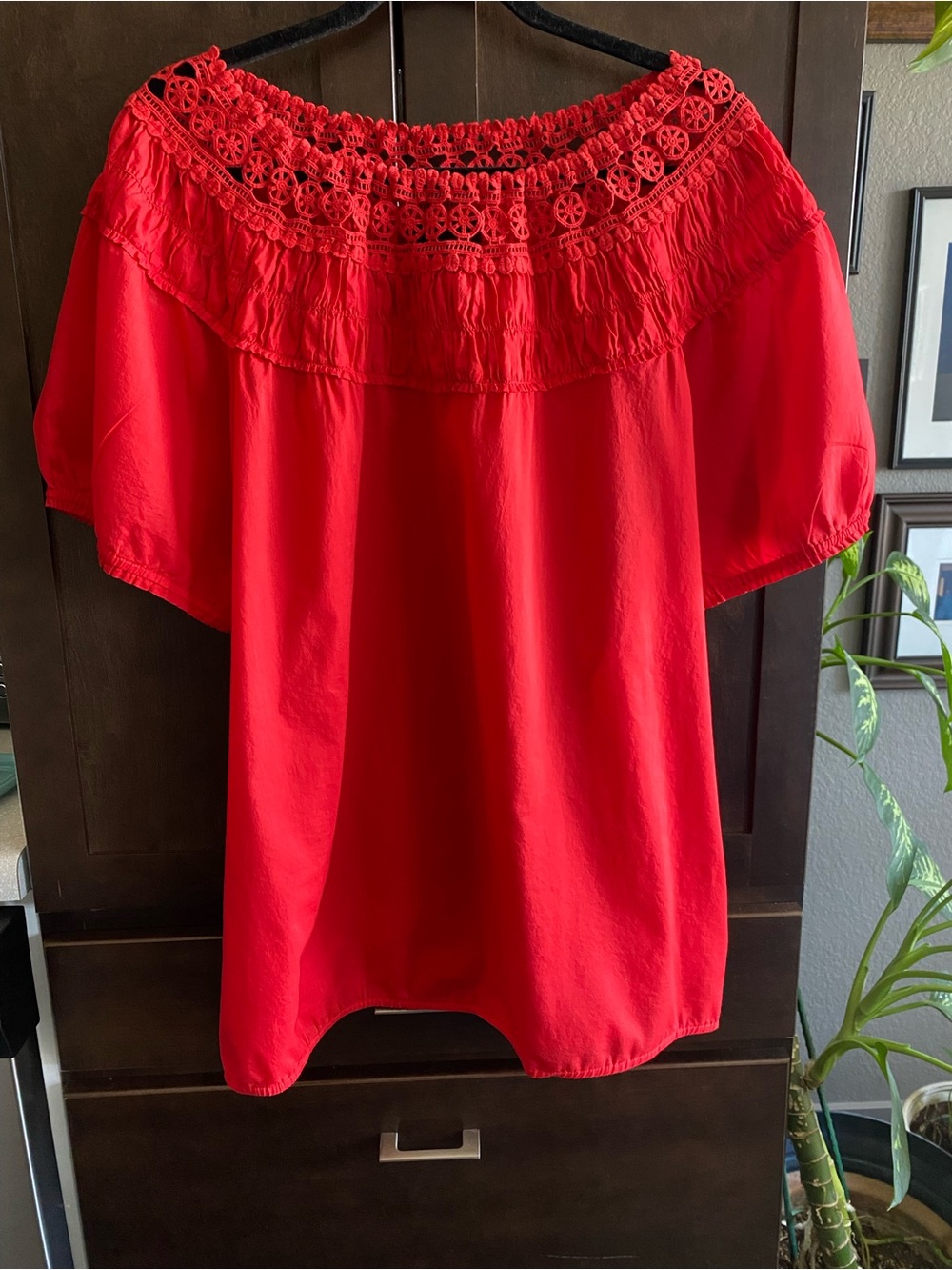 Plus size Lane Bryant red top with crochet embellishment. Size 22/24.